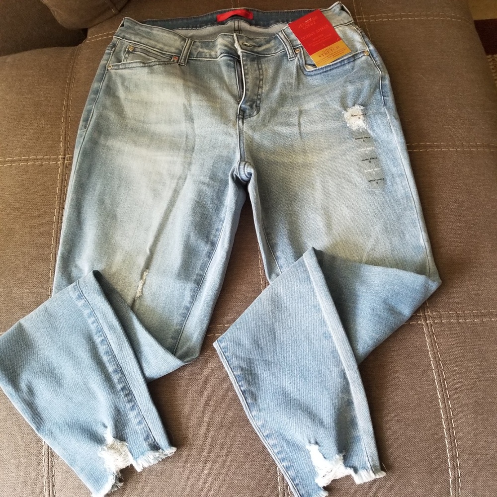 NWT Jennifer Lopez Mid Rise Skinny Ankle Jeans - Picture 2 of 6